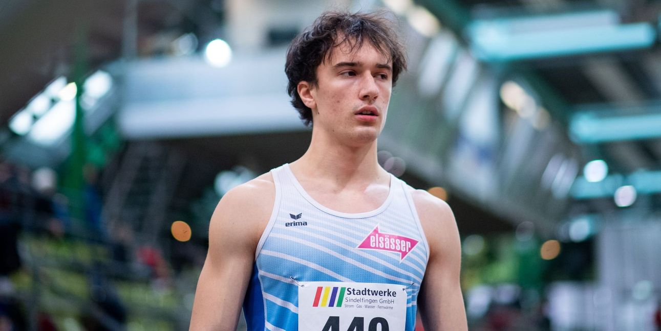 Lukas Gärtner wird trotz seines Wechsels in die Schweiz weiter das blau-weiße Trikot des VfL Sindelfingen tragen. Bild: Eibner