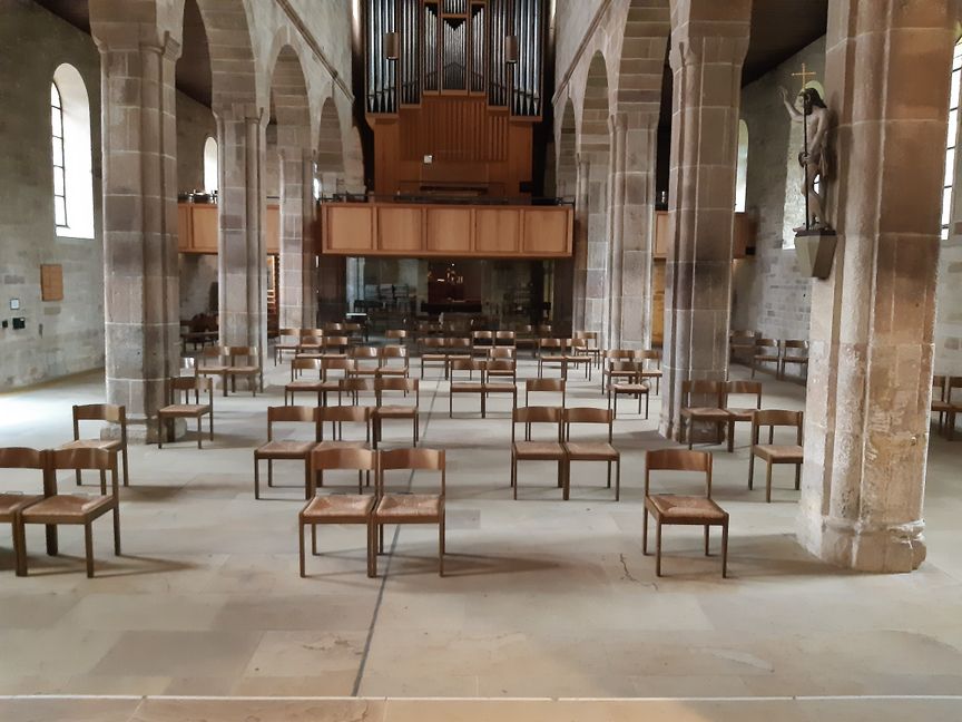 Neben Abstand und FFP2-Pflicht gilt ab dem 14. Februar auch eine 3G-Zutrittsregelung für Gottesdienste, wie etwa in der Sindelfinger Martinskirche. Bild: z