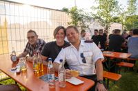 Das große Jubiläumswochenende startet mit dem Fahnenmarsch.