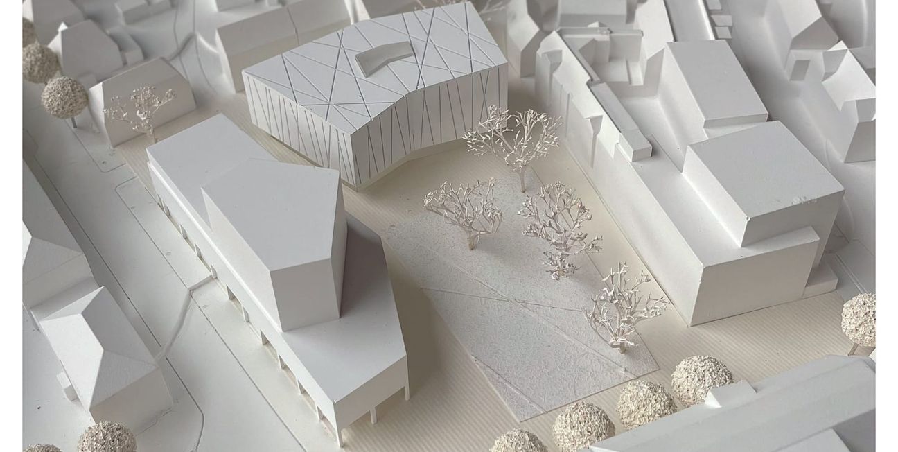 Der aktuelle Plan für das Post-Voba-Areal aus Blickrichtung Schule Gartenstraße: Links das Stadthaus, hinten das Kultur- und Bürgerzentrum, und zur Orientierung rechts das Geschäftshaus in der Unteren Vorstadt 5 mit der Bäckerei Sehne im Erdgeschoss.