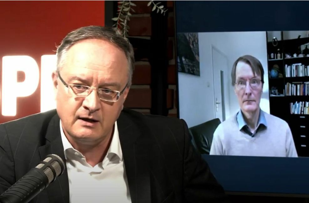 Andreas Stoch (links) talkt mit dem Genossen und Epidemiologen Karl Lauterbach. Foto: Matthias Schiermeyer