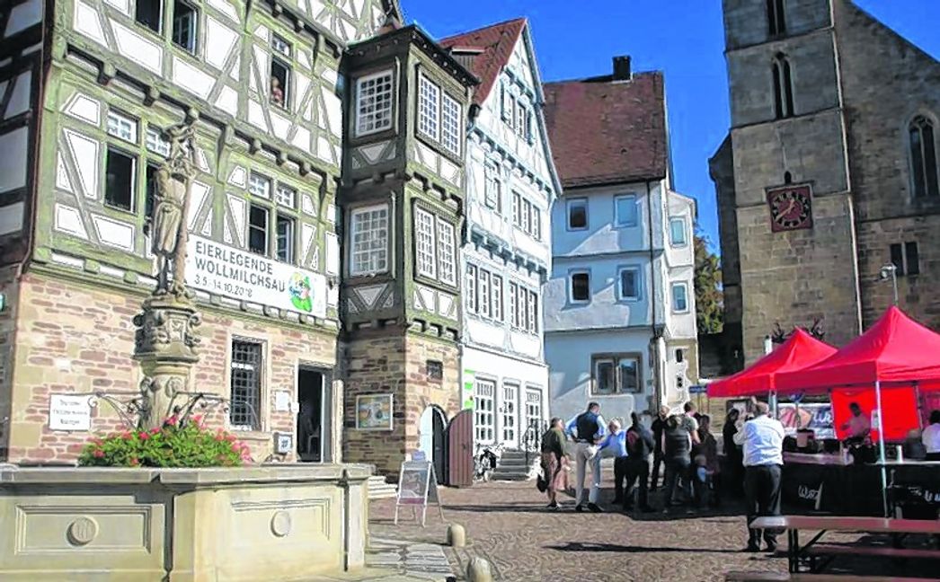 Museums-Hocketse bei bestem Wetter zum Abschluss der Ausstellung. Bild: Jung