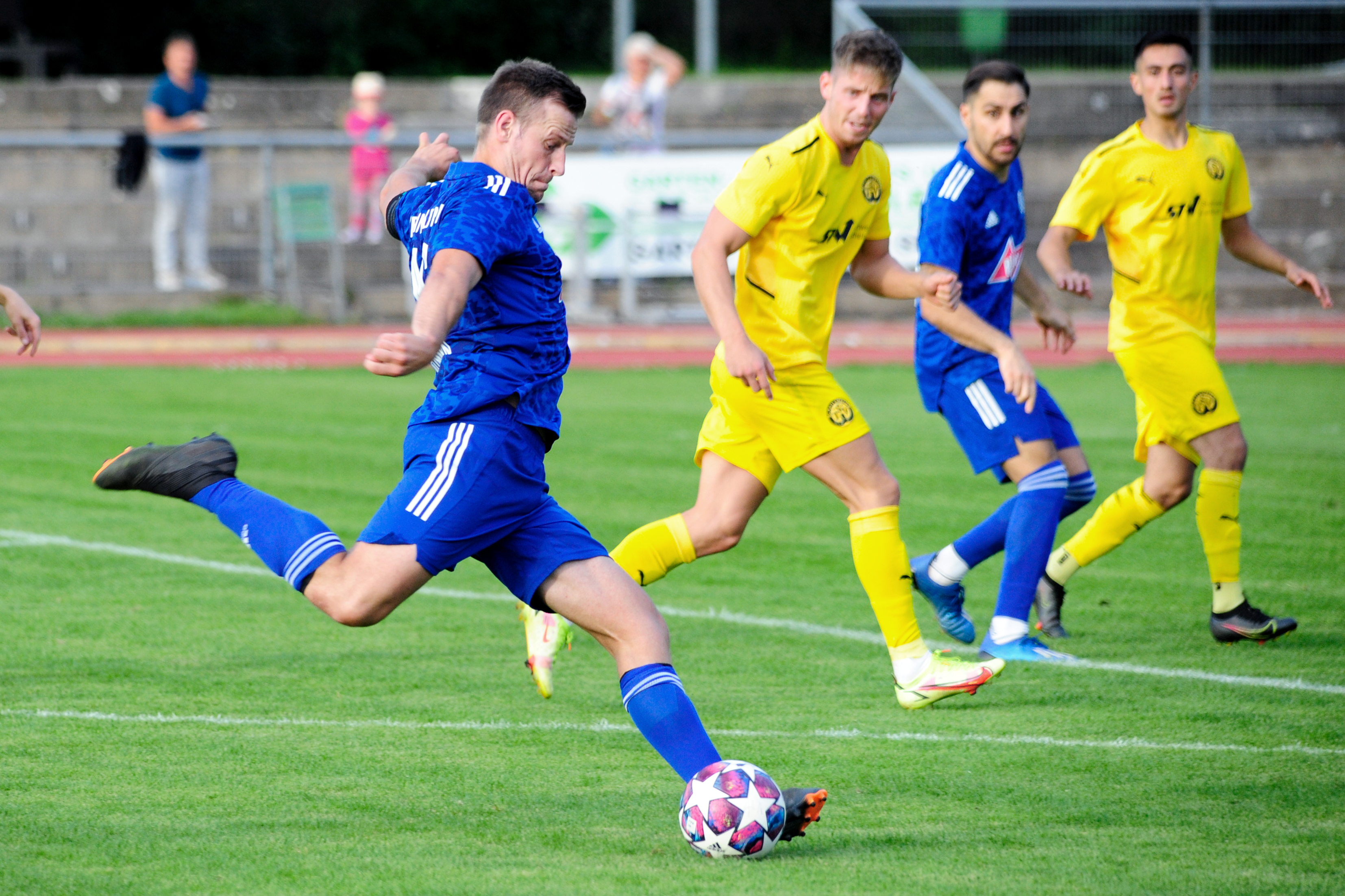 Oliver Glotzmann will mit dem VfL Sindelfingen heute auf den Fildern punkten. Bild: photostampe