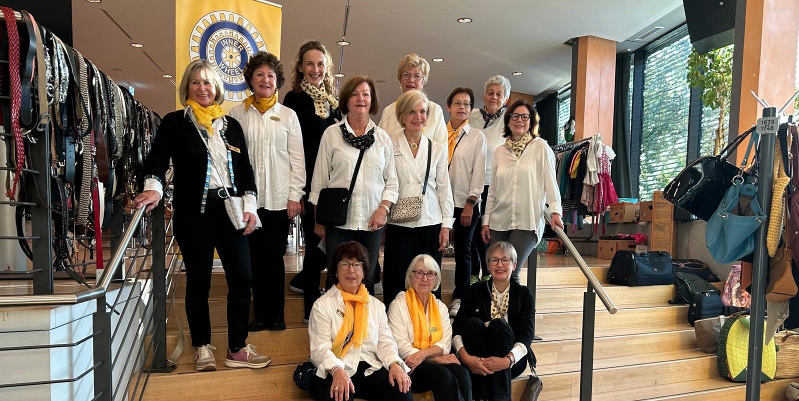 Auch in diesem Jahr lädt der Gemeindienst des Inner Wheel Clubs zu seinem beliebten, großen Basar  in die Kongresshalle Böblingen ein.