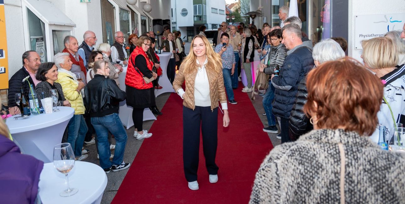 Mode für jede Gelegenheit präsentieren die Mannequins auf der Charity-Aktion.