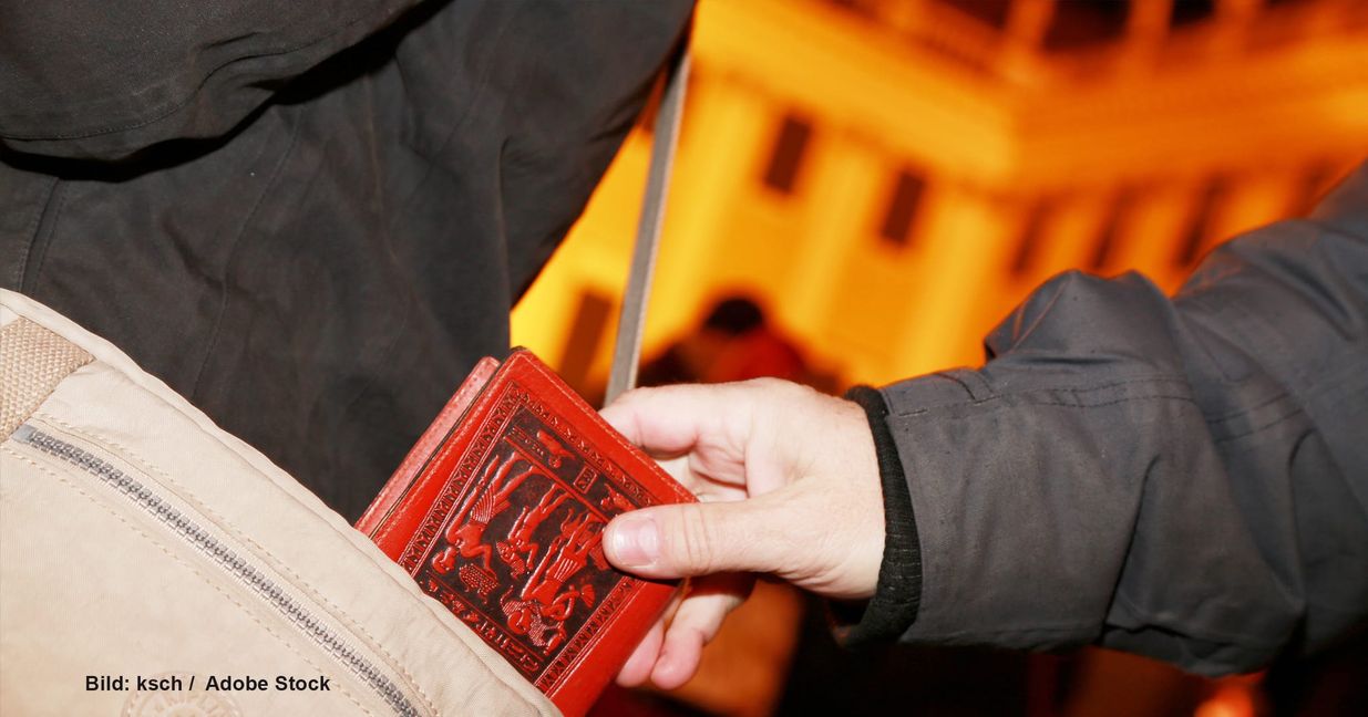 Der Angeklagte reichte ein Attest ein. Doch Richter Thorsten Härtel hielt das nicht für ausreichend. Bild: Adobe Stock