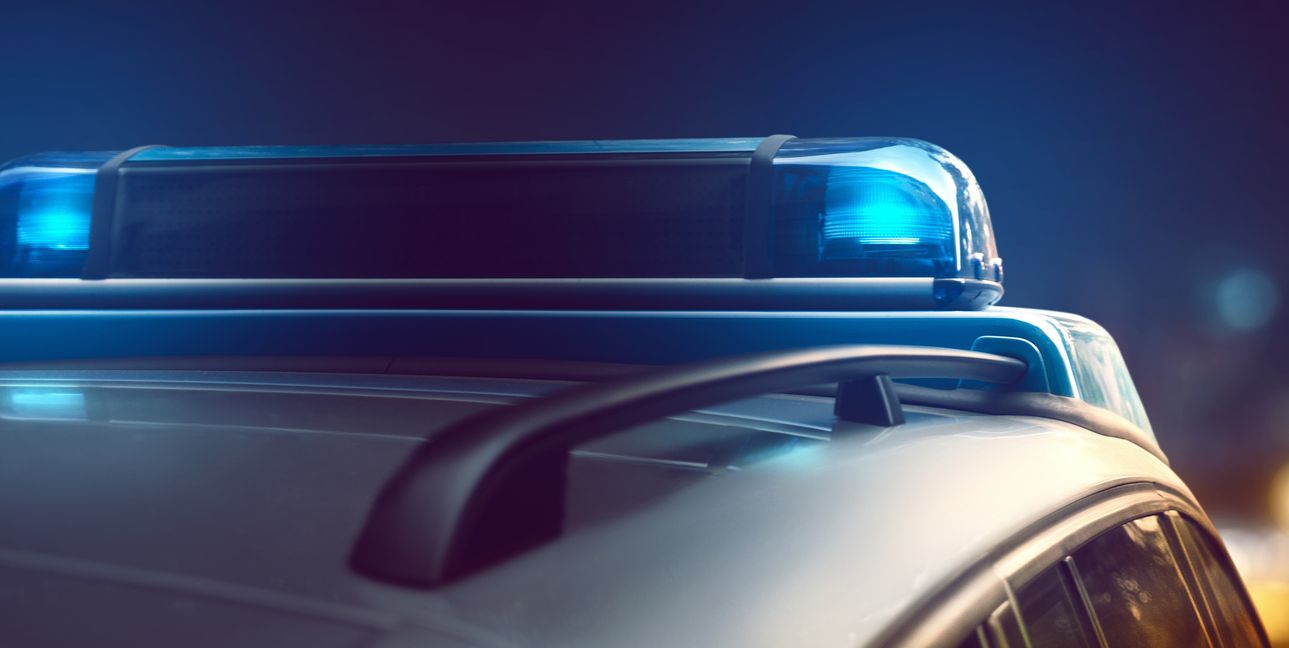 Die Polizei sucht nach der jungen Frau.