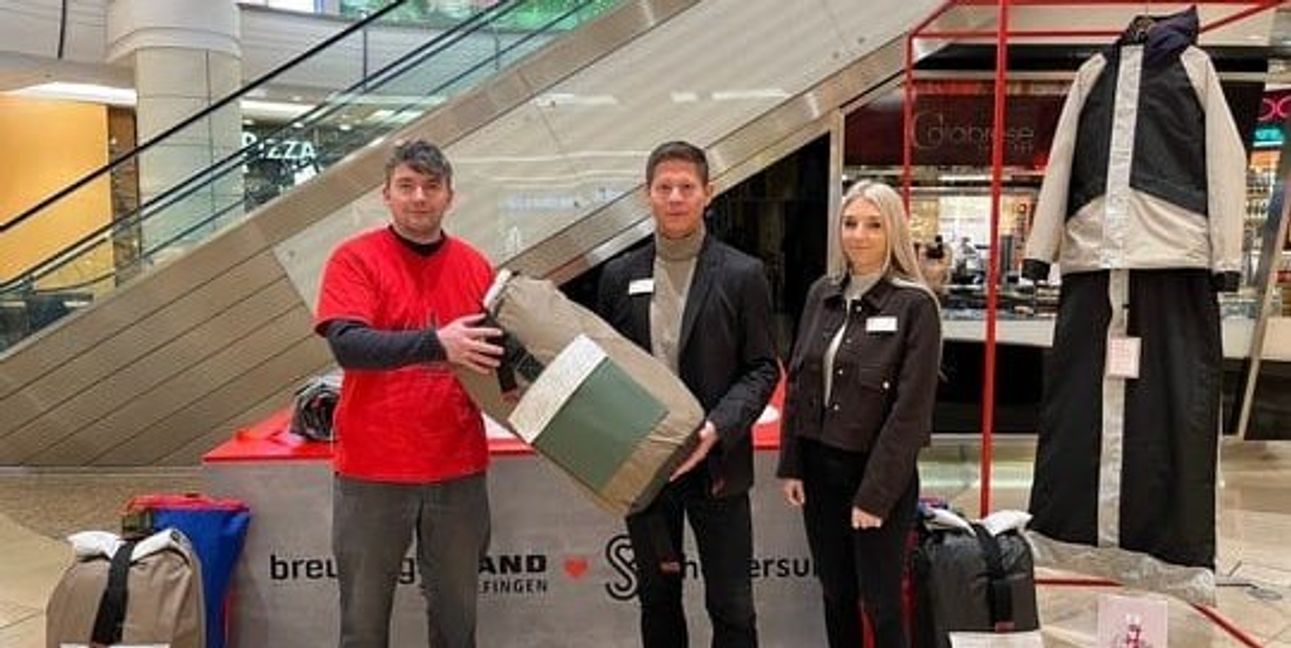 Von links: : Daniel Knaus (Öffentlichkeitsarbeit Trott-war), Andreas Pohl (Center Manager Breuningerland Sindelfingen) und Caroline Marquet (Marketing Managerin Breuningerland).