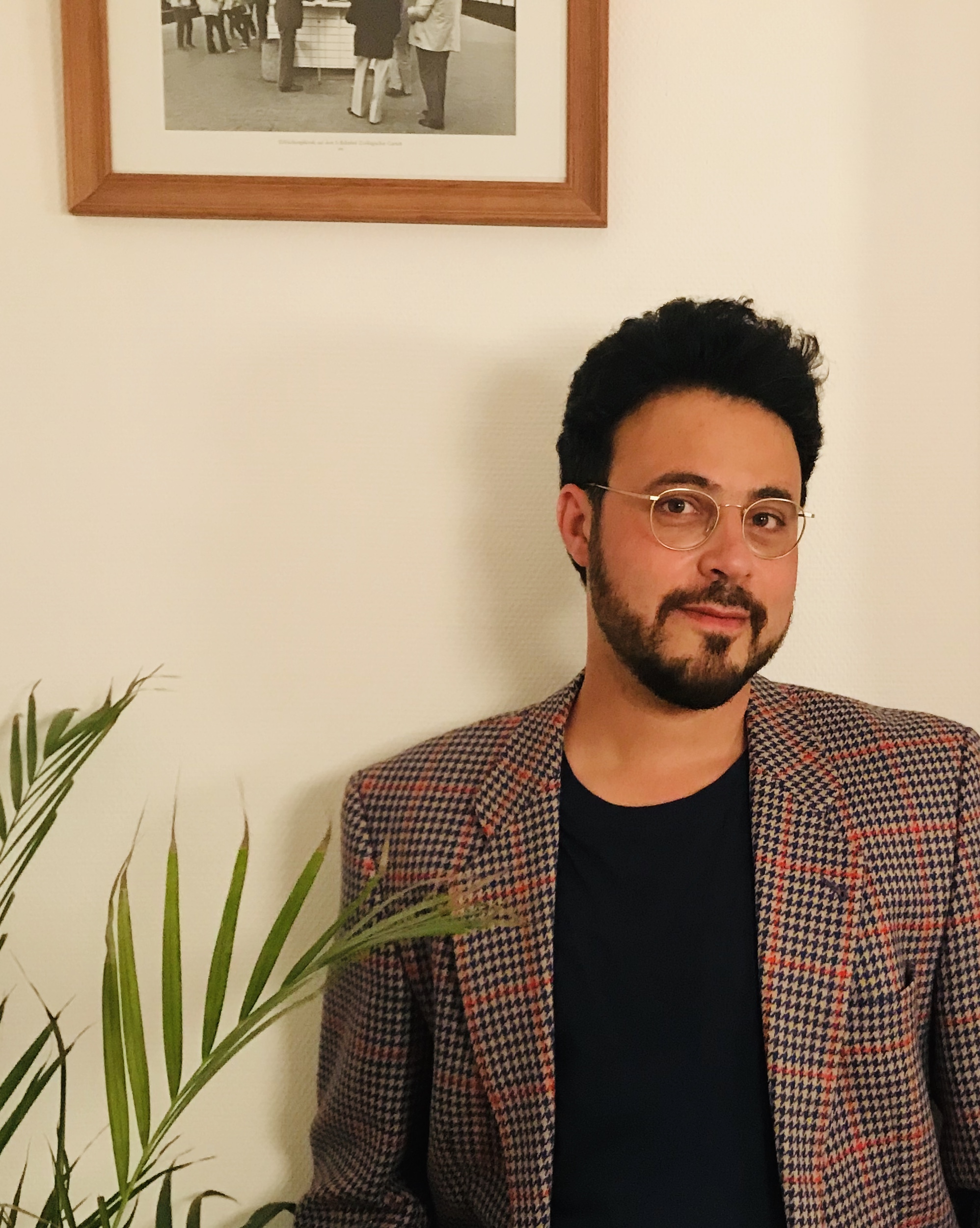 Nabil Atassi war bis 2021 vier Jahre lang als Oberarzt im Klinikum Böblingen-Sindelfingen tätig. Dann wechselte er den Job und ist heute Moderator der Sendung SWR1 Leute.       Bild: z