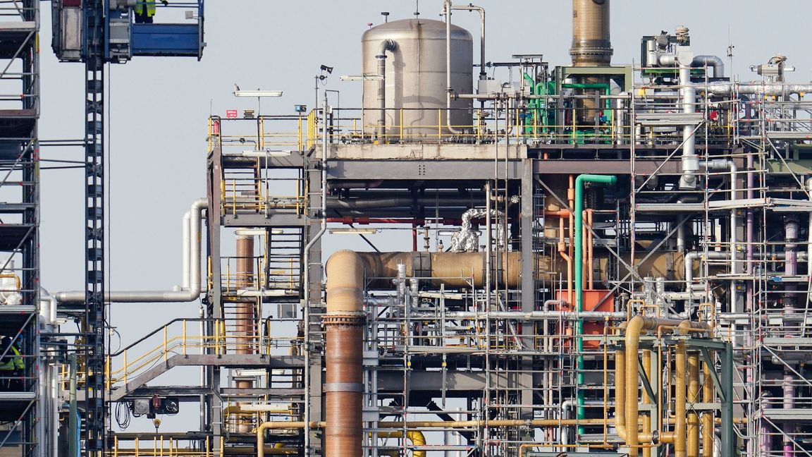 Der Energieverbrauch der Industrie ist gestiegen - etwa in der Chemiebranche. (Symbolbild)