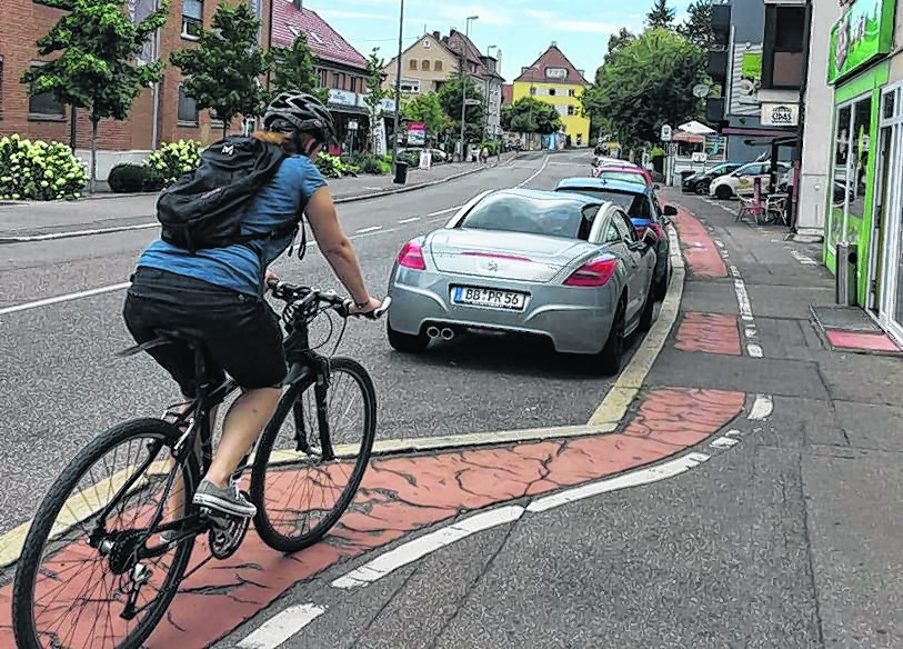 Brandgefährlich. Die Sindelfinger Straße in Böblingen.  Bild: Müller
