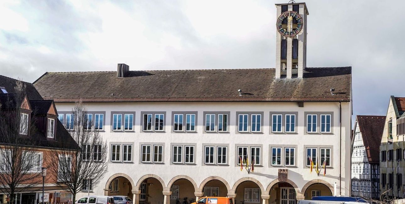 Die Haushaltsstrukturkommission soll ausarbeiten, wo der Rotstift angesetzt werden soll.
