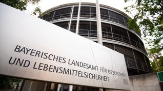 Das Gesundheitsamt klärt derzeit „intensiv“ den möglichen Infektionsweg ab. (Symbolbild)