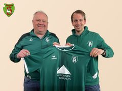Der Sportliche Leiter Frank Gscheidle (links) heißt den neuen Trainer Dominik Lenhardt bei der Spvgg Holzgerlingen willkommen.