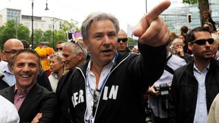 Das Coming-out von Klaus Wowereit auf großer Bühne vor 25 Jahren änderte viel in der Wahrnehmung von Homosexuellen. Anfeindungen und Übergriffe gibt es aber weiterhin. (Archivbild)