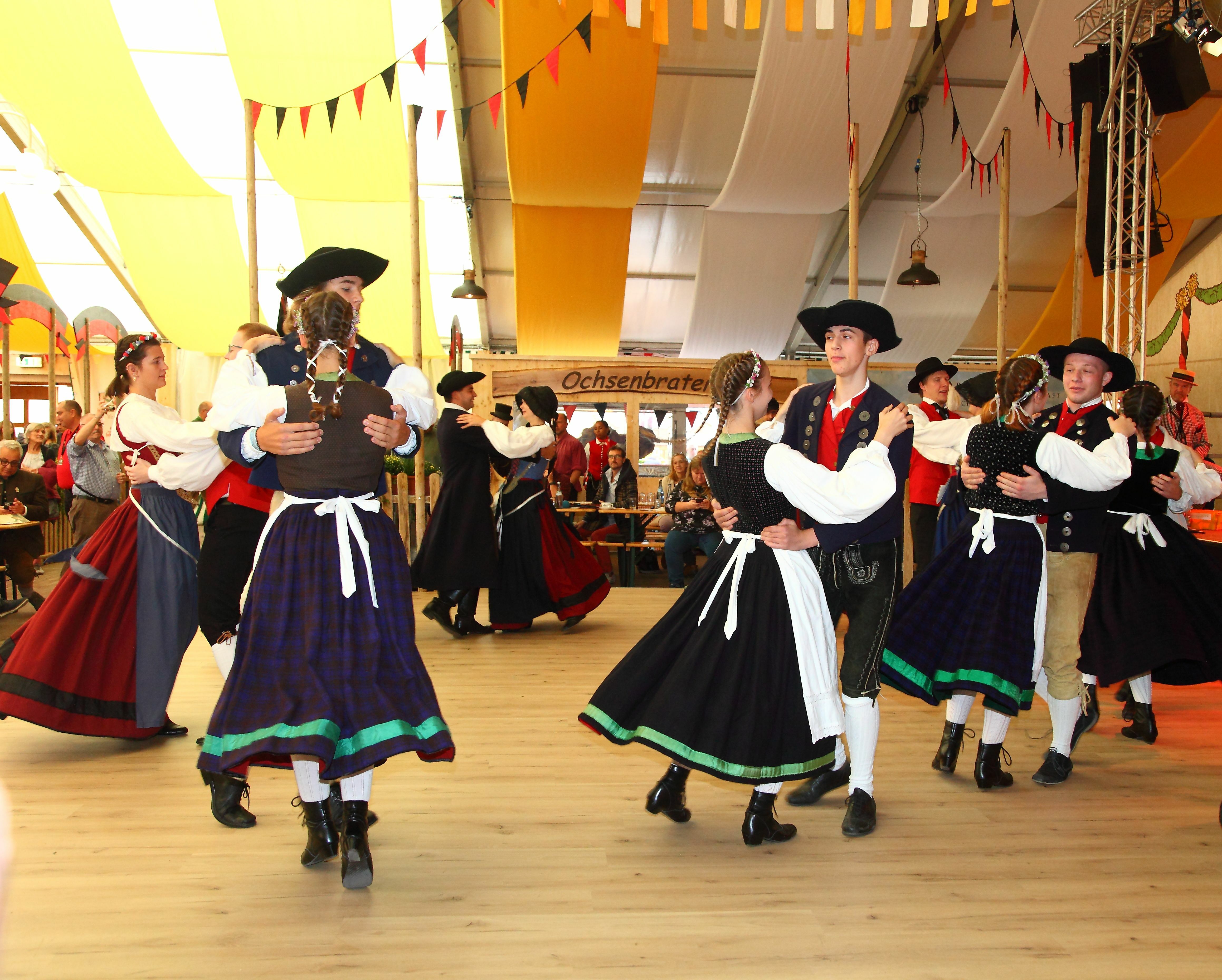 Tradition wird auf dem Historischen Volksfest am Stuttgarter Schlossplatz groß geschrieben. Bild: Helmut Ulrich
