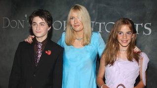 Archivbild aus dem Jahr 2002: Daniel Radcliffe, J.K. Rowling und Emma Watson
