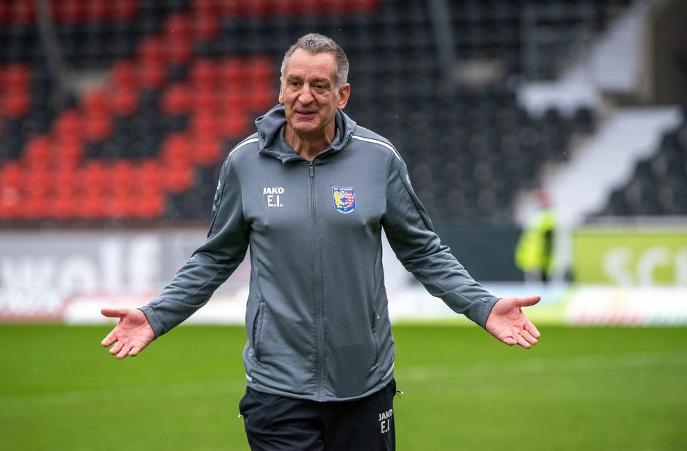 Eike Immel war als Torwarttrainer für Eintracht Stadtallendorf tätig, noch immer ist er seinem Heimatverein eng verbunden.