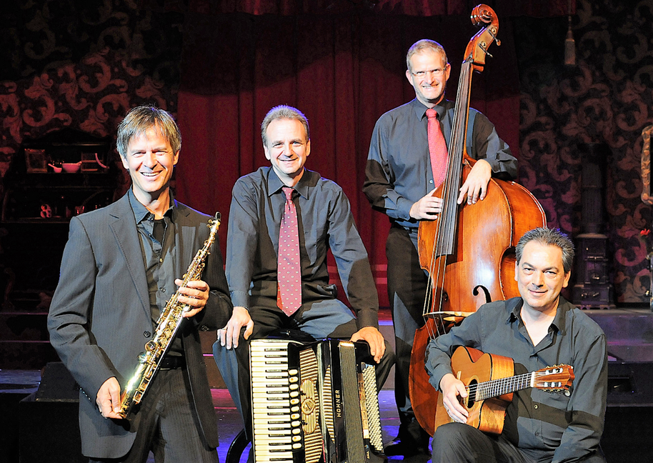 Die Musiker von ArTango spielen am Sonntag, 23. Juli im Innenhof von Schloss Dätzingen. Bild: z