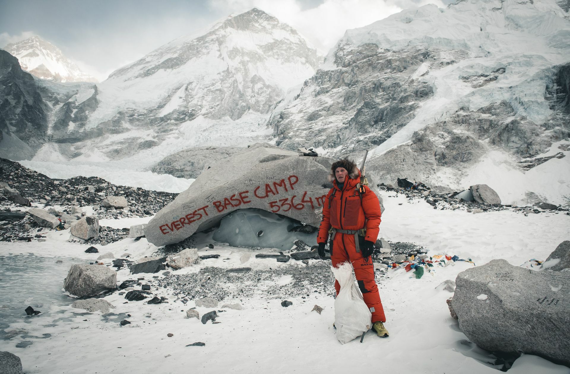 Jost Kobusch im Himalaya-Gebirge – sein Ziel ist der Gipfel des Mount Everest.
 Foto: Daniel Hug/Daniel Hug