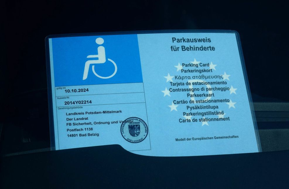 Das Merkzeichen aG im Schwerbehindertenausweis erhalten Personen mit außergewöhnlicher Gehbehinderung.