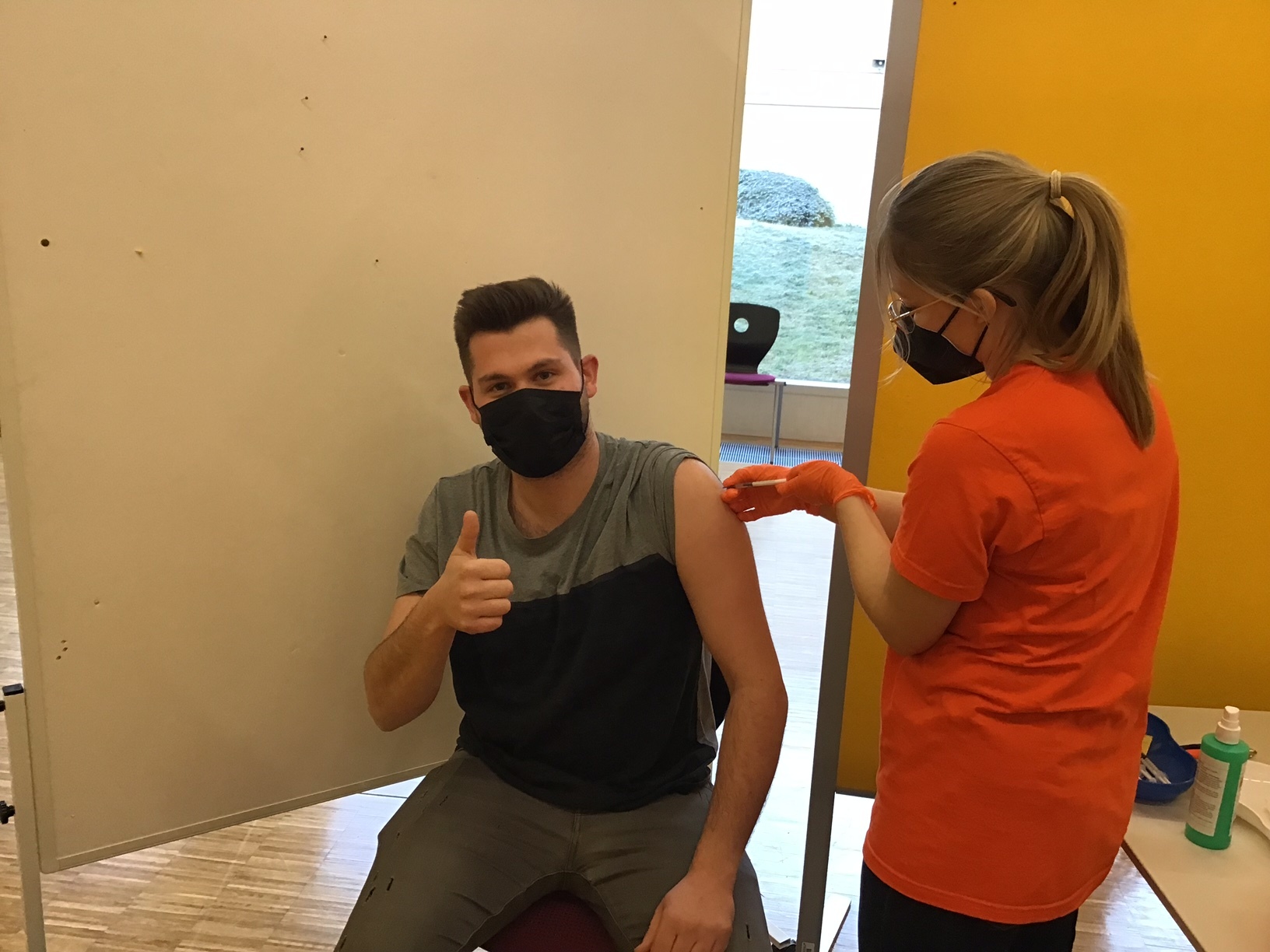 Auch Felix freut sich über seine Boosterimpfung bei den GDS.                    Bild: z