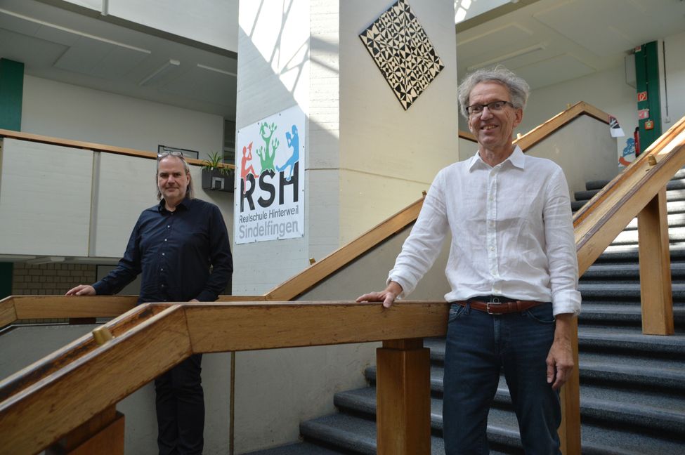 Schulleiter Christoph Mild-Ruf (links) und sein Stellvertreter Michael Kopf hoffen auf ein Schuljahr mit mehr Normalität und Präsenzunterricht. Bild: Groß