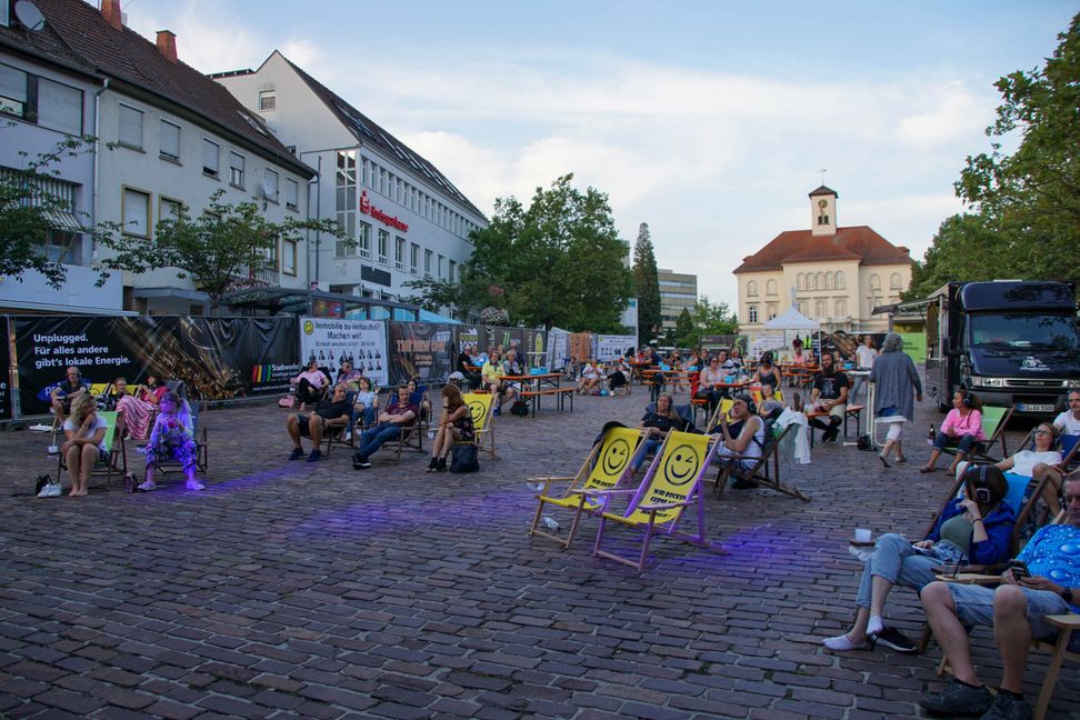 Auf dem Sindelfinger Marktplatz ging auch das zweite Konzert von "Sifi rockt" als Silent Disco über die Bühne.