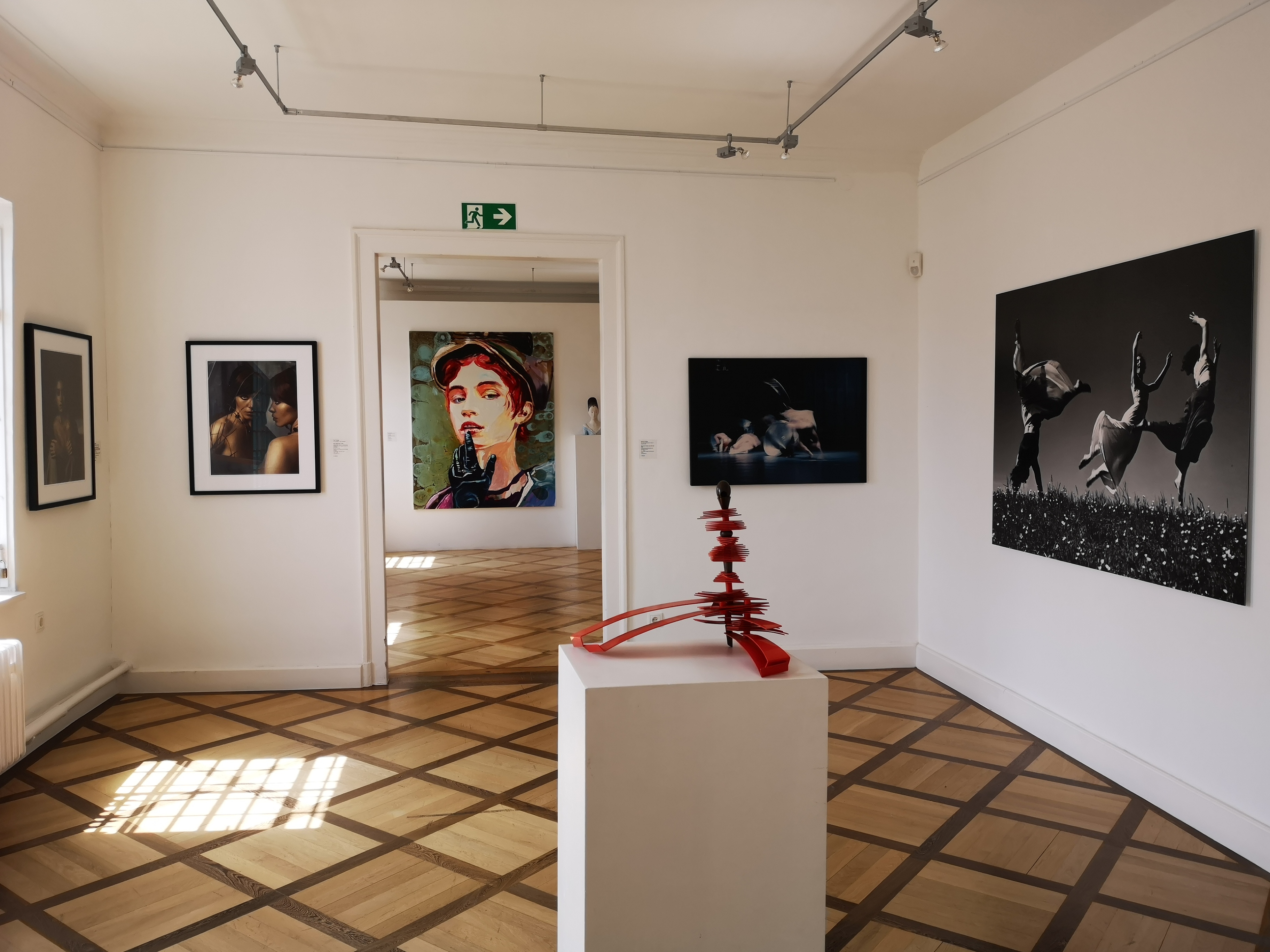 Die Galerie Schlichtenmaier zeigt auf Schloss Dätzingen die Schau "Rendezvous mit der Figur". Zahlreiche namhafte Künstler der klassischen Modern sind darunter.    Bild: Schilpp