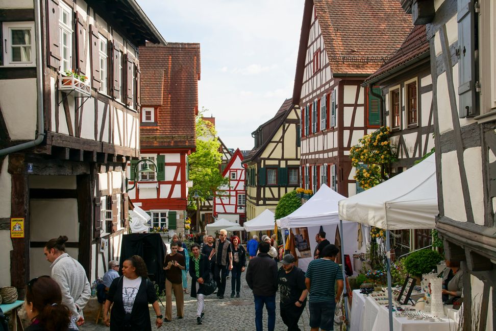 Sehr zufrieden sind die Veranstalter mit der Besucherzahl beim 36. Sindelfinger Handwerkermarkt. Bild: Dettenmeyer