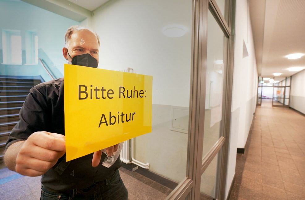 Am Dienstag beginnt das Abitur im Land. Foto: dpa/Marcus Brandt