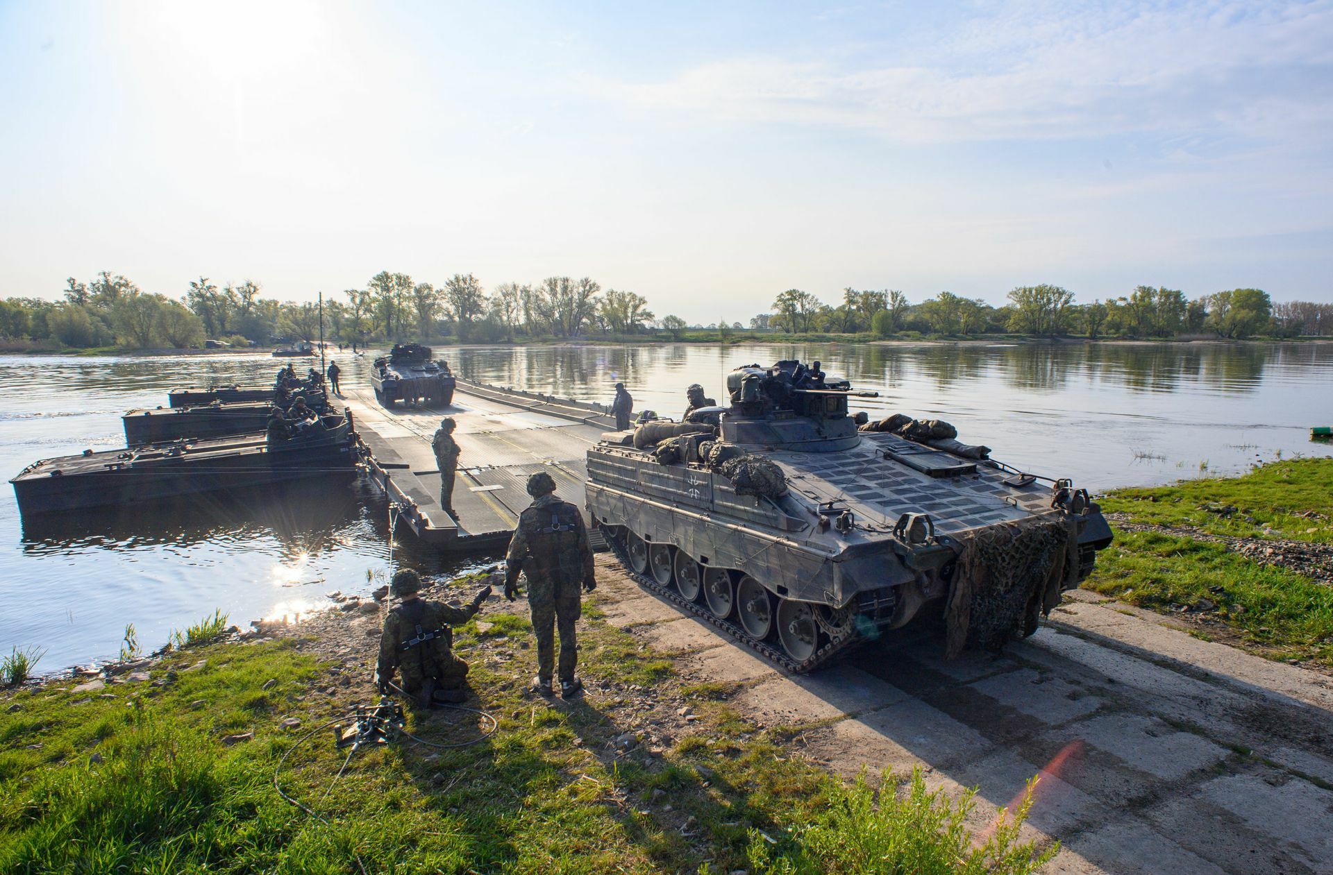 Kanzler Scholz sagte Kiew Schützenpanzer vom Typ „Marder“ zu.