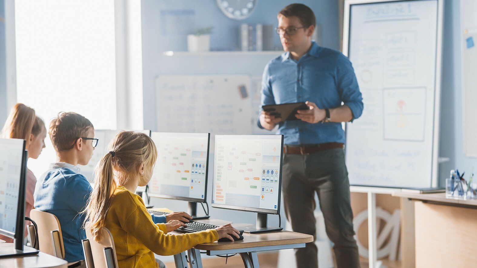 Digitalisierung an den Schulen: Der Großteil des Milliardenprogramms des Bundes ist noch nicht abgerufen. Bild: Gorondenkoff/Adobe Stock