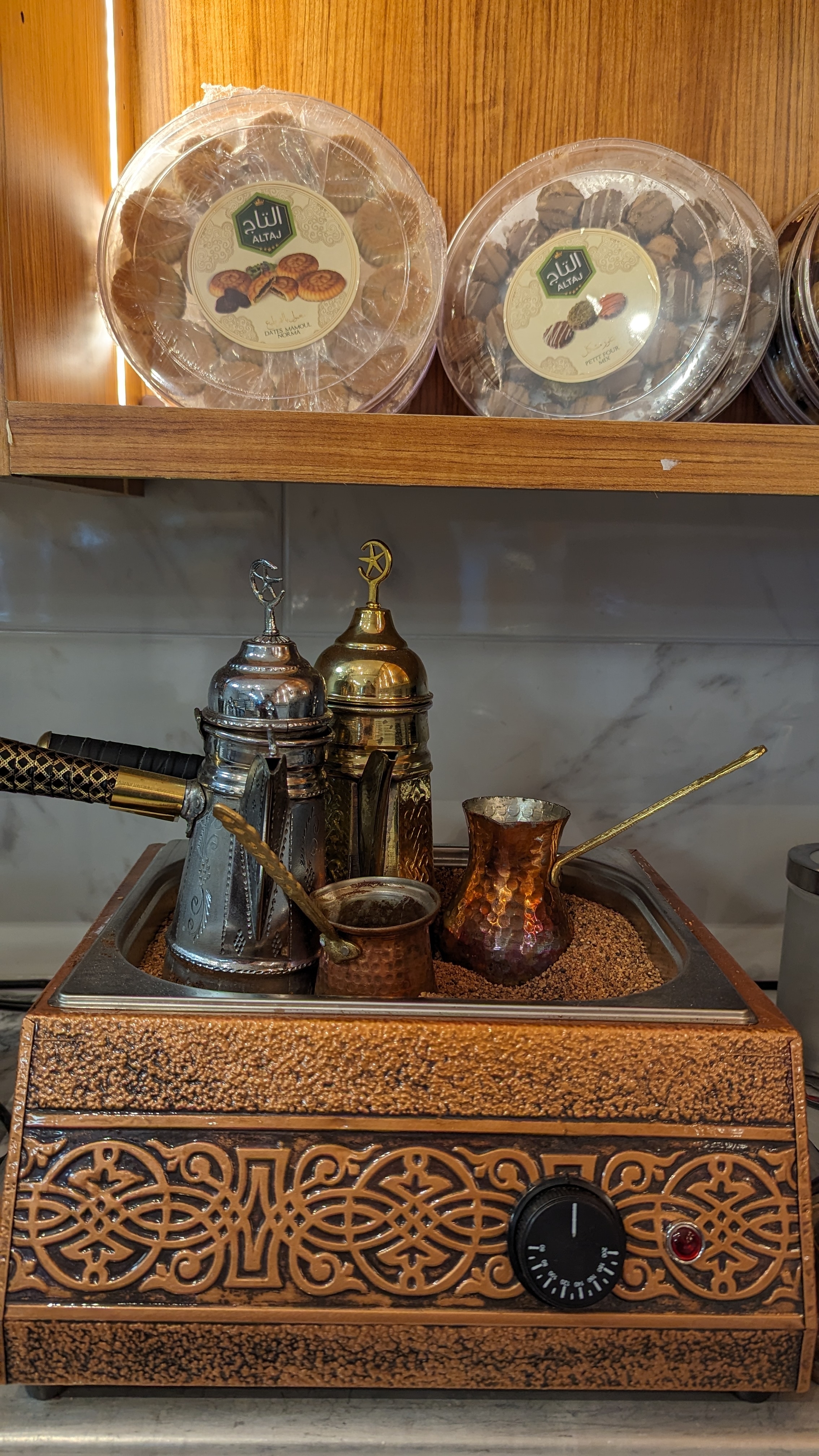 Der arabische Kaffee gehört einfach dazu.  Bild: z
