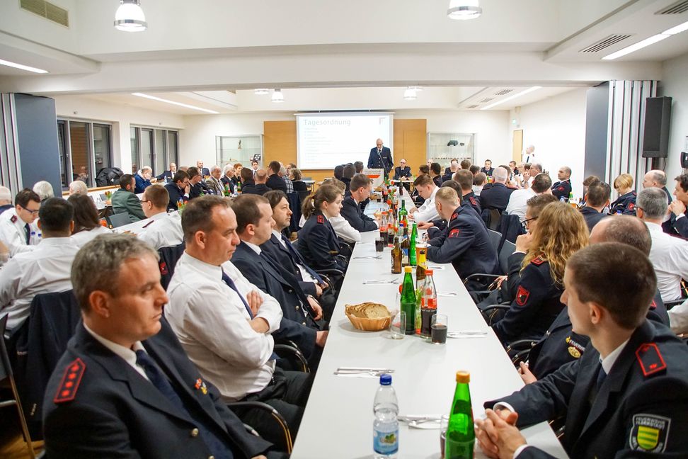 Die Freiwillige Feuerwehr Sindelfingen hat ein schweres Jahr hinter sich. Das wurde bei der Jahreshauptversammlung am Samstagabend deutlich.  Bilder: Dettenmeyer