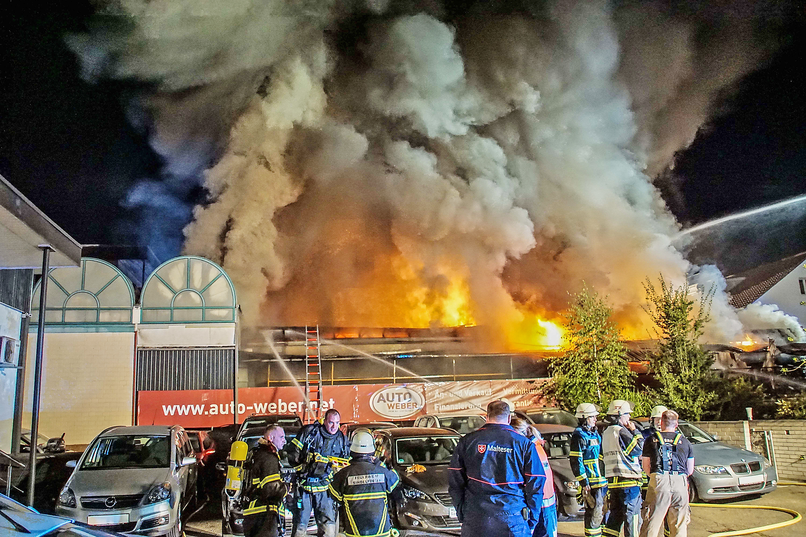 Der Brand im Darmsheimer Gewerbegebiet im letzten August war mindestens so gefährlich, wie es auf dem Bild aussieht.