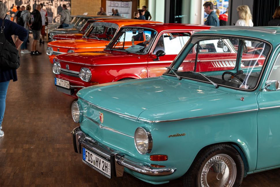 Fahrzeuge mit dem Gesicht, der NSU Prinz gehört mit dazu. Bild. Nüßle