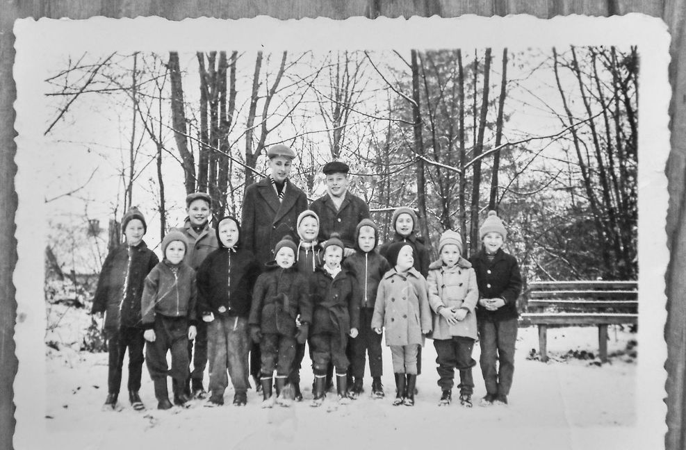 Das einzige Bild aus der Kur: Volker Hüneburg (ganz rechts) mit anderen Kindern während des Kuraufenthaltes. Von seiner älteren Schwester wurde er konsequent getrennt. Foto: Repro: Ufuk Arslan