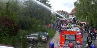 Die Sindelfinger Feuerwehr absolviert ihre Hauptübung in Maichingen.
 Bild: Stampe/A