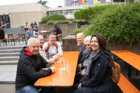 Gyros, Ouzo und Sirtaki: Besucher strömen trotz Regen zum griechischen Kulturfest auf dem Sindelfinger Rathausvorplatz.