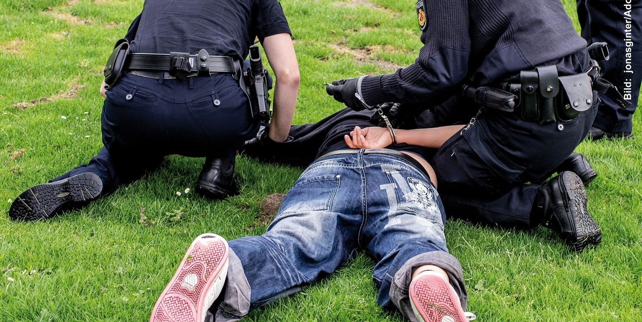 Die Handschellen haben geklickt.