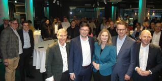 Simeon Schad (Hotelier V8 Hotel), Albrecht Stickel, Regina Dvořák-Vučetić, Dr. Carsten Linnemann und Marc Biadacz (von links).