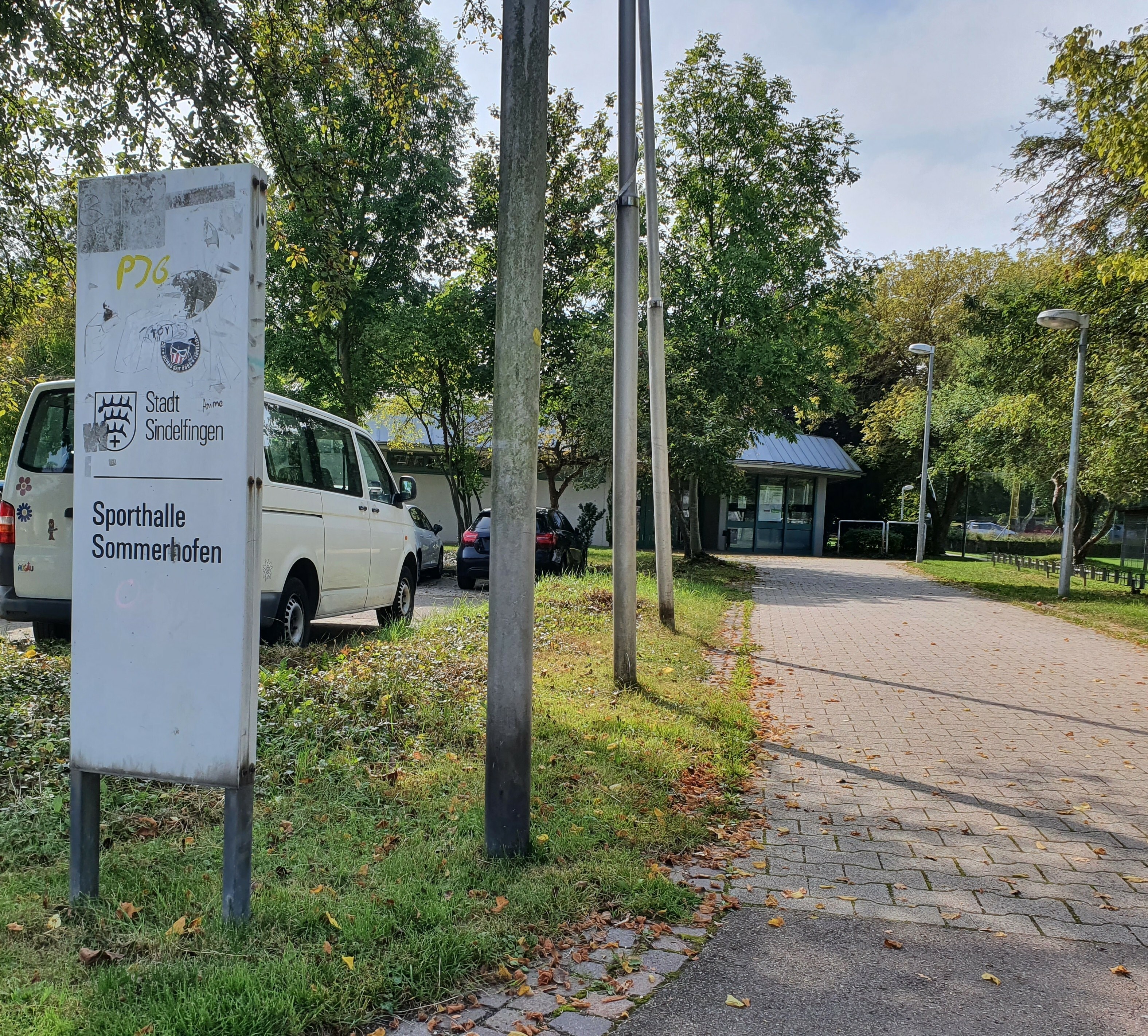 Die Sindelfinger Sommerhofenhalle ist kein Impfzentrum mehr – aber auch noch nicht die Sporthalle, wie man sie kennt.       Bild: Wegner