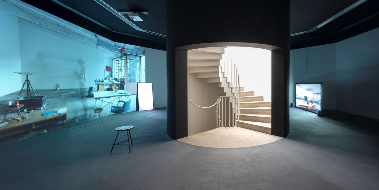 „Unforeseen“ ist der Titel der Doppelausstellung mit Arbeiten von  Gianni Caravaggio und Johannes Wald. In der Galerie der Stadt Sindelfingen am Marktplatz bis zum 14. September: Mo-Fr 10-18 Uhr, Sa+So+Fei 10-17 Uhr, der Eintritt ist frei. Die Stadtgalerie Sindelfingen lädt zum Abschluss am Sonntag, 14. September, von 15 bis 16 Uhr zur letzten Kuratorinnenführung durch die Doppelausstellung ein. Der Eintritt in die Galerie sowie die Teilnahme an der Führung sind frei. Eine Anmeldung ist nicht erforderlich.