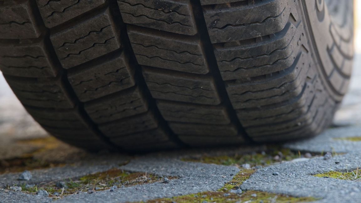 Rund zwei Drittel an Mikroplastik in der Luft gehen auf Reifenabrieb zurück.