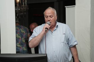 Jede Menge Spaß bei der Karaoke Night im Schönaicher Fürst
