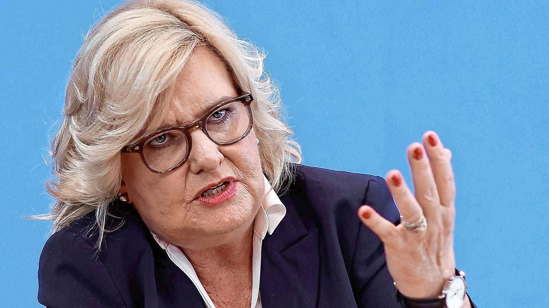 "Umfragen zeigen, dass eine deutliche Mehrheit der Deutschen für die Rückkehr der Wehrpflicht ist": Eva Högl.
