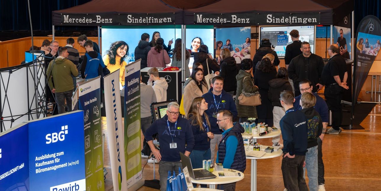 Ins Gespräch kommen und sich informieren, stand im Mittelpunkt der Azubi-Messe