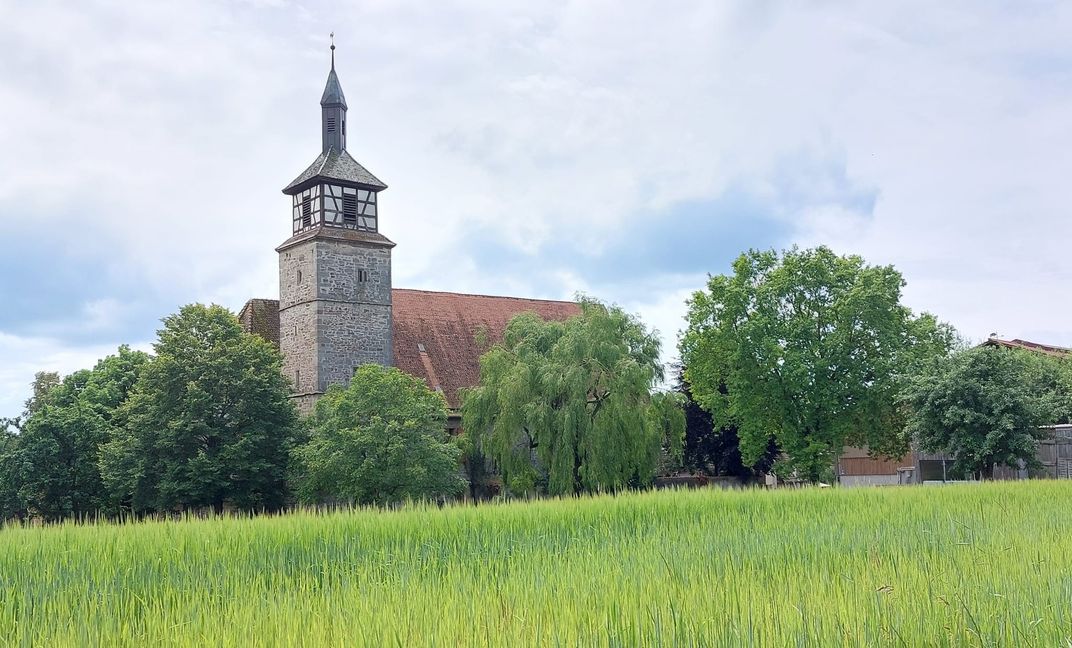 In der stimmungsvollen Atmosphäre des Hofguts Mauren wird gefeiert.