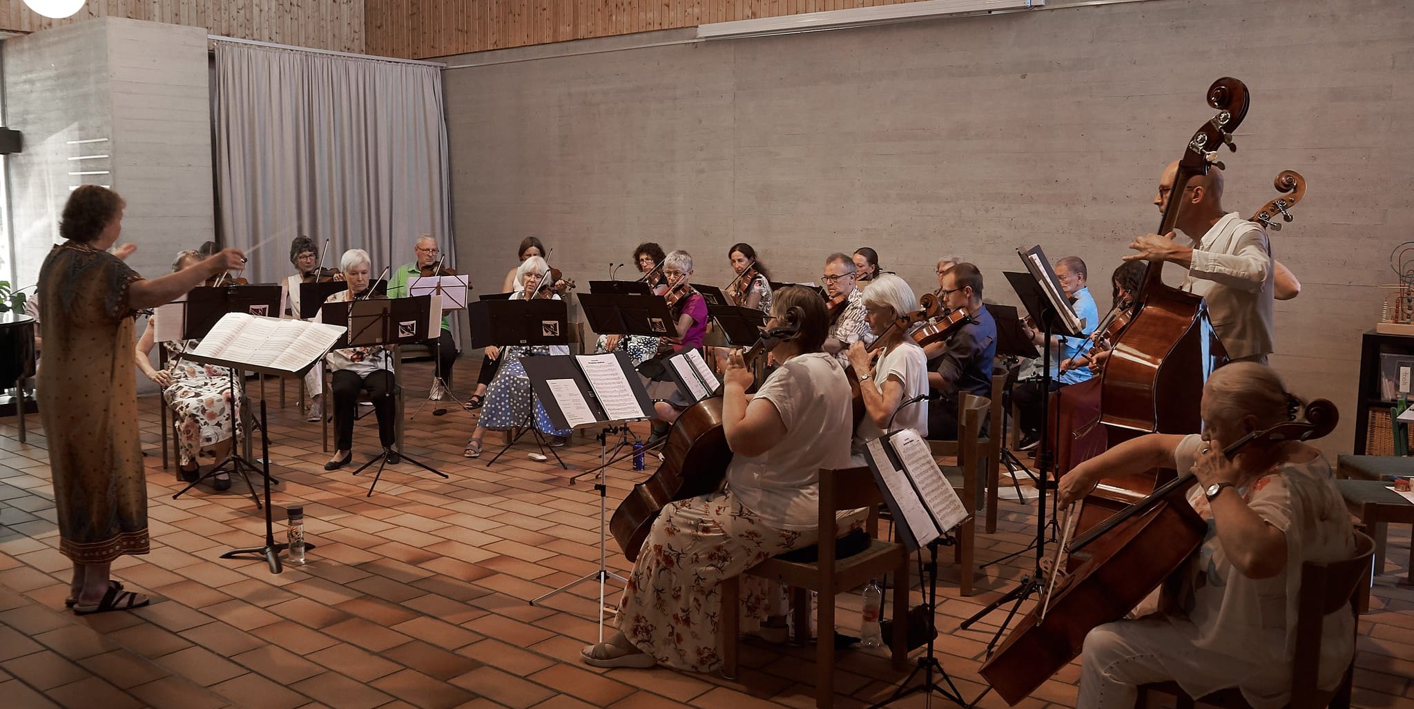 Das Markusorchester beim Jubiläumsauftritt im Sindelfinger Markuszentrum unter Leitung von Marie-José Larsen.